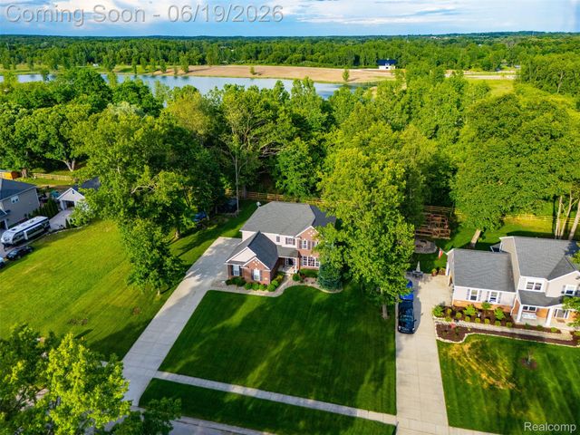 9001 Van Dusen Court, Green Oak Township, MI 48178