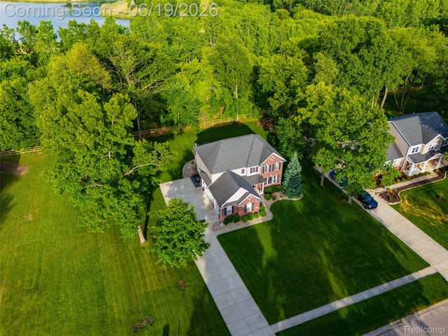 9001 Van Dusen Court, Green Oak Township, MI 48178
