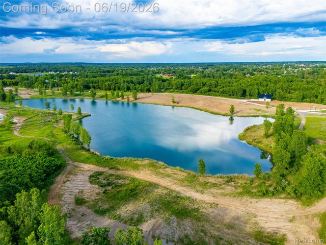 9001 Van Dusen Court, Green Oak Township, MI 48178