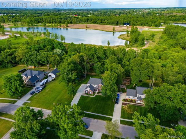 9001 Van Dusen Court, Green Oak Township, MI 48178