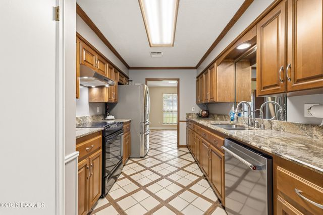 100 Albania Court, Lafayette, LA 70503