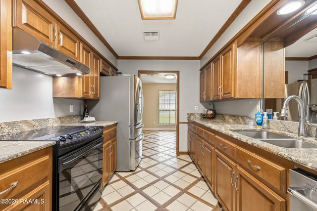 100 Albania Court, Lafayette, LA 70503
