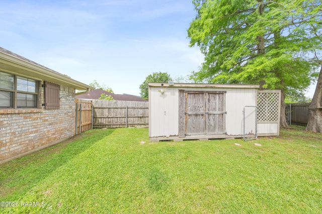 100 Albania Court, Lafayette, LA 70503
