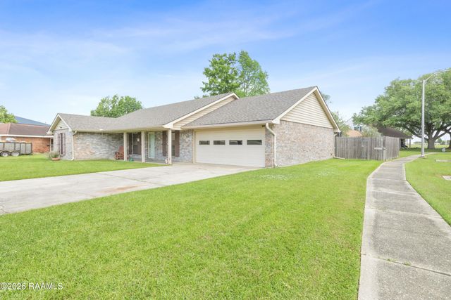 100 Albania Court, Lafayette, LA 70503