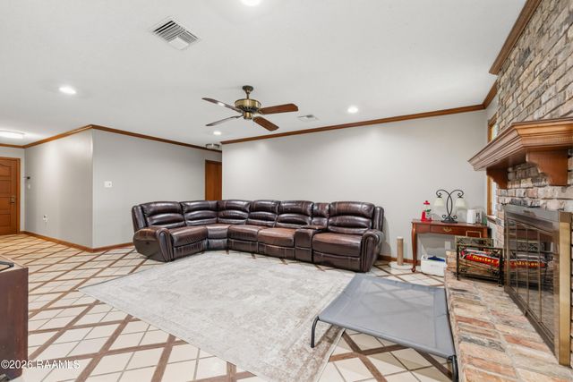 100 Albania Court, Lafayette, LA 70503