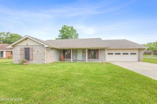 100 Albania Court, Lafayette, LA 70503