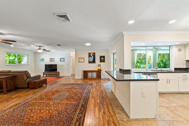 1040 Renmar Drive, Plantation, FL 33317