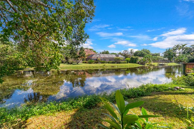 1040 Renmar Drive, Plantation, FL 33317