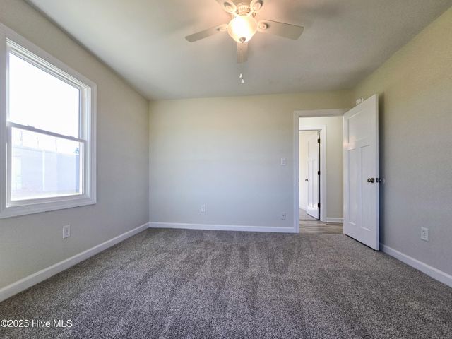 1211 Davis Bay Road, Elizabeth City, NC 27909