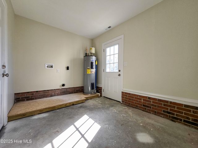 1211 Davis Bay Road, Elizabeth City, NC 27909