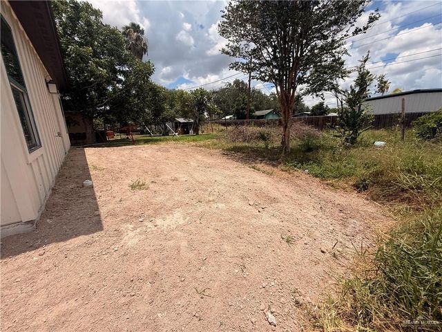 1128 N Maple Street, Alton, TX 78573