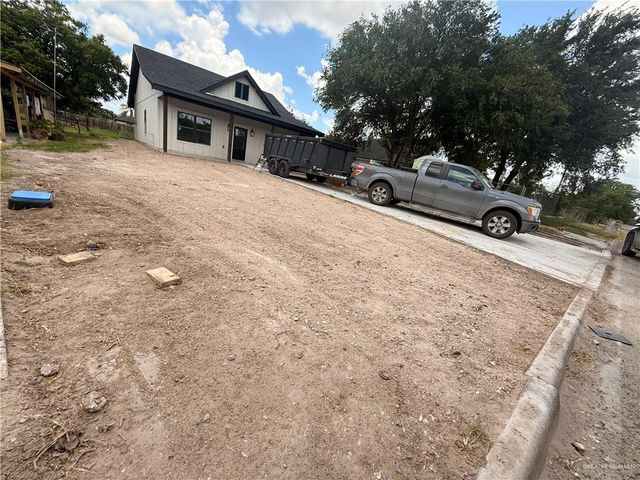 1128 N Maple Street, Alton, TX 78573