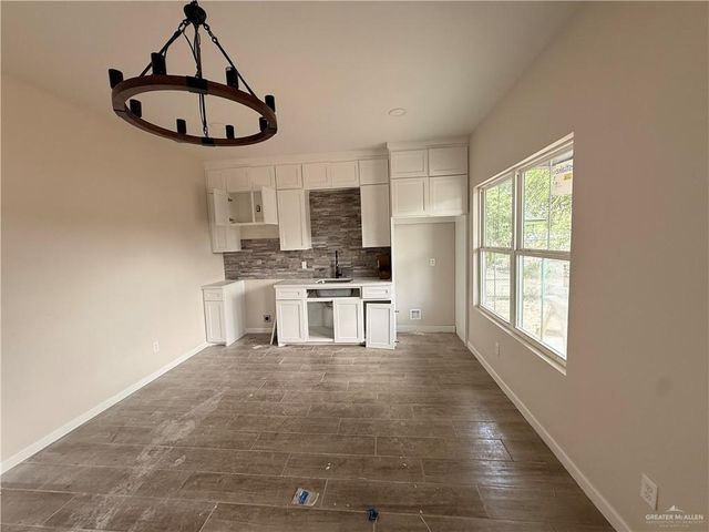 1128 N Maple Street, Alton, TX 78573