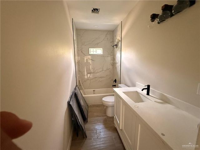 1128 N Maple Street, Alton, TX 78573