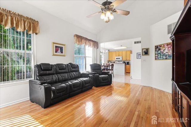 5 Yardley Manor Drive, Old Bridge, NJ 07747