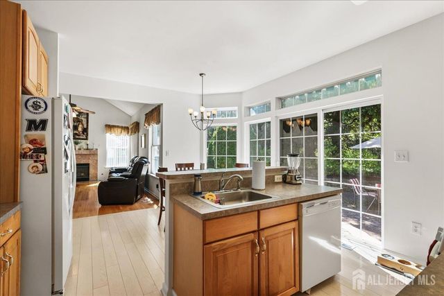 5 Yardley Manor Drive, Old Bridge, NJ 07747