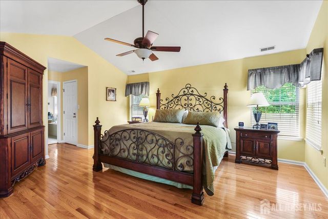 5 Yardley Manor Drive, Old Bridge, NJ 07747