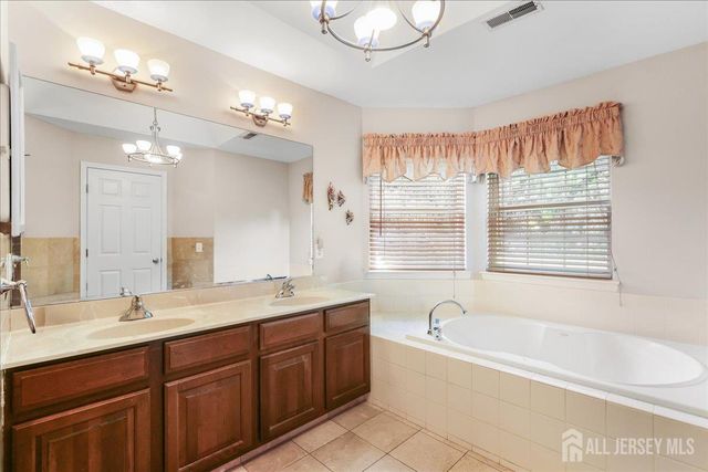 5 Yardley Manor Drive, Old Bridge, NJ 07747