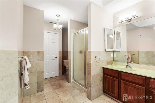 5 Yardley Manor Drive, Old Bridge, NJ 07747
