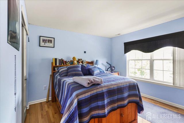 5 Yardley Manor Drive, Old Bridge, NJ 07747