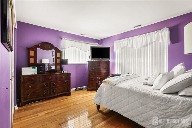 5 Yardley Manor Drive, Old Bridge, NJ 07747