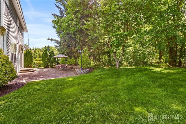 5 Yardley Manor Drive, Old Bridge, NJ 07747