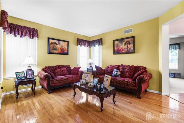 5 Yardley Manor Drive, Old Bridge, NJ 07747