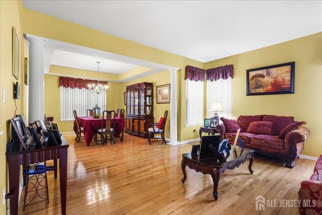 5 Yardley Manor Drive, Old Bridge, NJ 07747