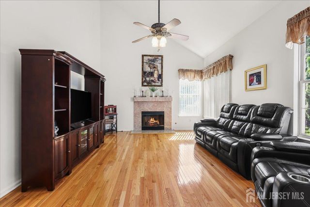 5 Yardley Manor Drive, Old Bridge, NJ 07747