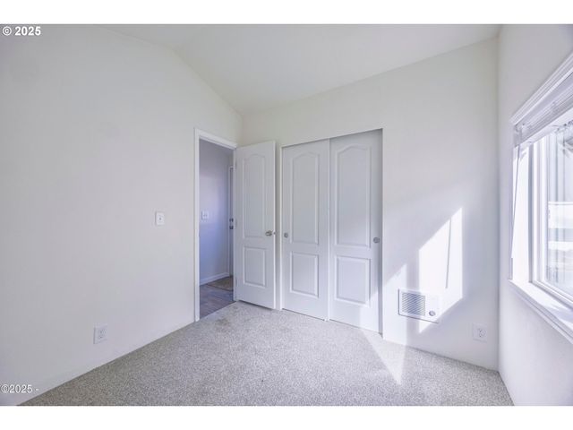 4875 N Hwy 101 96, Depoe Bay, OR 97341