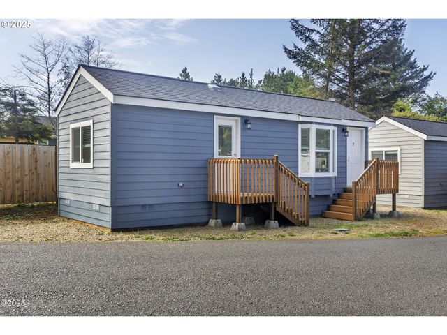 4875 N Hwy 101 96, Depoe Bay, OR 97341