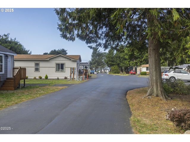 4875 N Hwy 101 96, Depoe Bay, OR 97341