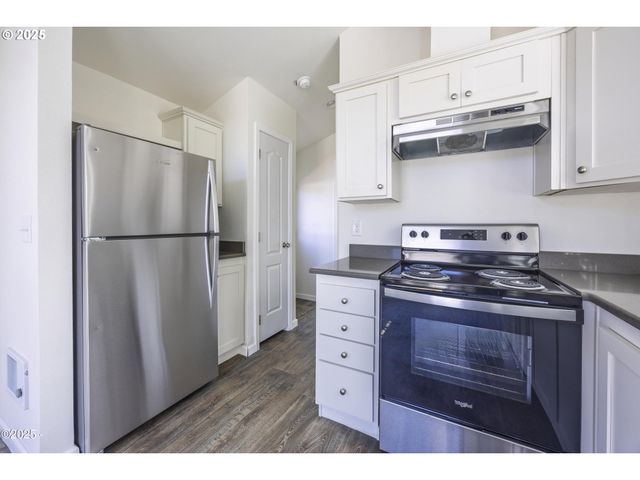 4875 N Hwy 101 96, Depoe Bay, OR 97341