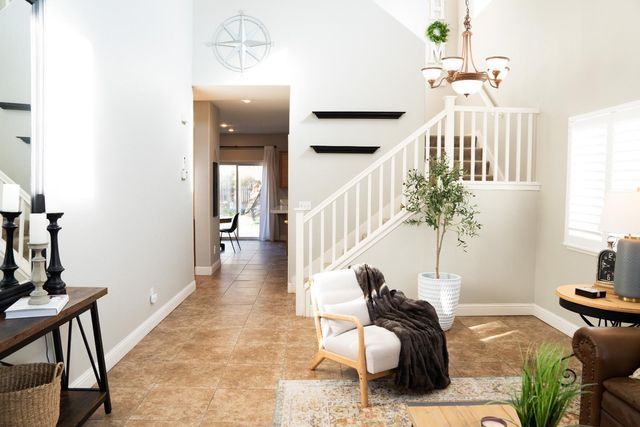 1606 Symphony Ln, Hughson, CA 95326