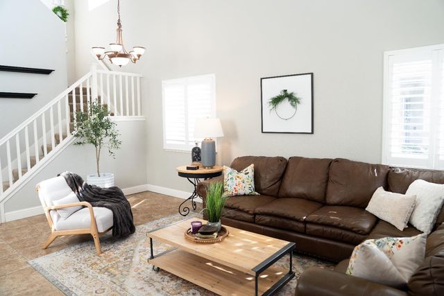 1606 Symphony Ln, Hughson, CA 95326