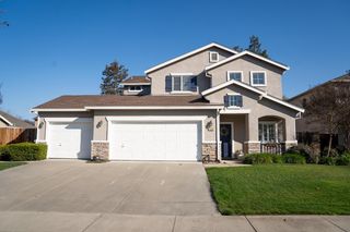 1606 Symphony Ln, Hughson, CA 95326