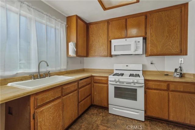 18104 Montgomery, Fontana, CA 92336