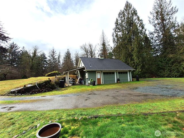 5566 Williams Lake Road, Deming, WA 98244