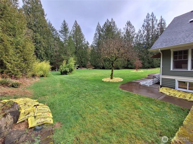 5566 Williams Lake Road, Deming, WA 98244