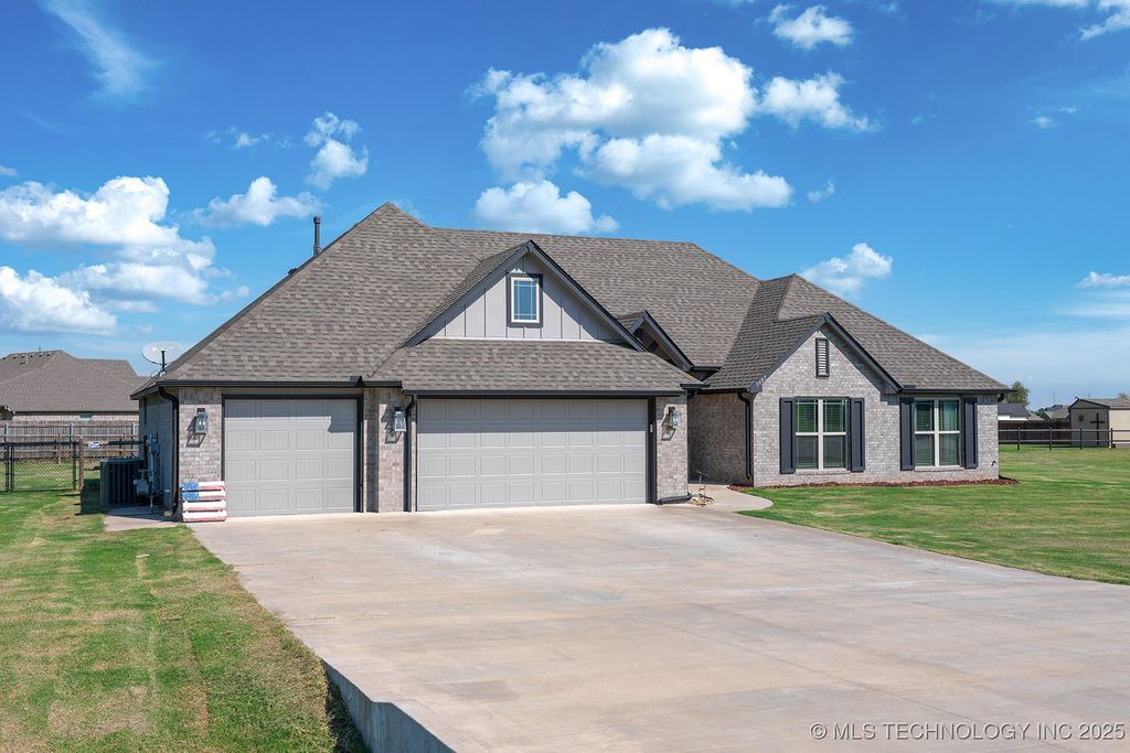 5607 E 142nd Place North, Collinsville, OK 74021