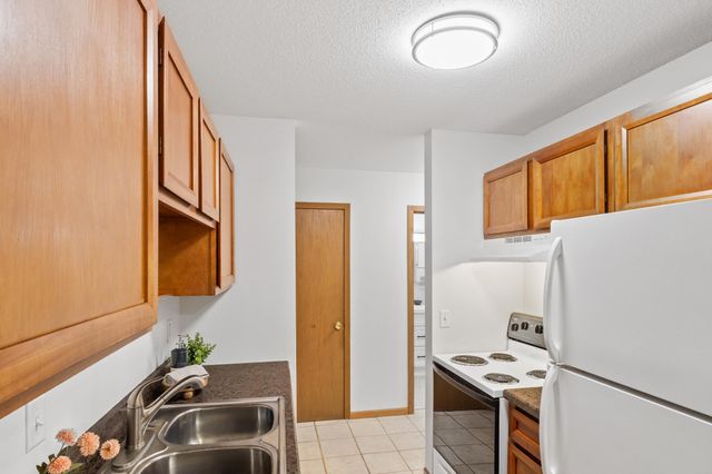 4530 Park Commons Drive 213, Saint Louis Park, MN 55416