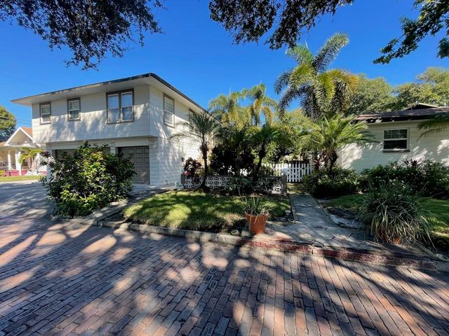 1601 11 STREET N, St Petersburg, FL 33704