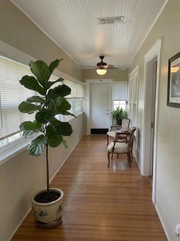 1601 11 STREET N, St Petersburg, FL 33704