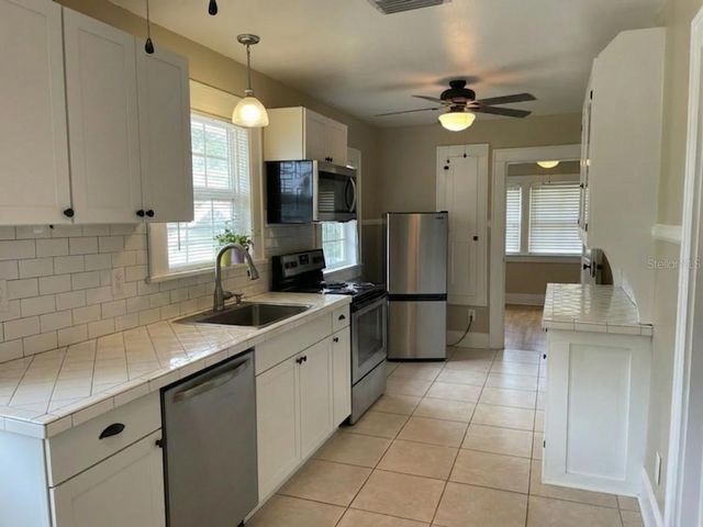 1601 11 STREET N, St Petersburg, FL 33704