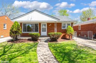 19637 Country Club Drive, Harper Woods, MI 48225