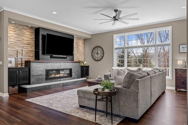 1892 Wood Run PLACE, Onalaska, WI 54650
