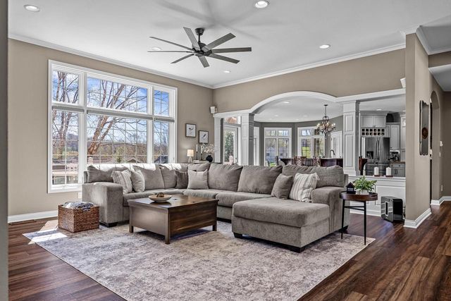 1892 Wood Run PLACE, Onalaska, WI 54650