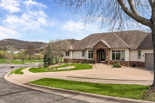 1892 Wood Run PLACE, Onalaska, WI 54650