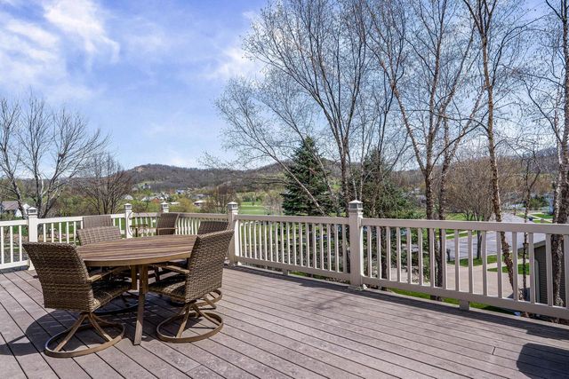 1892 Wood Run PLACE, Onalaska, WI 54650