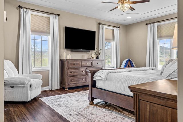 1892 Wood Run PLACE, Onalaska, WI 54650